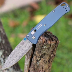 Benchmade Bugout Limited Blue Ti (3.24" Damasteel) 535-2204
